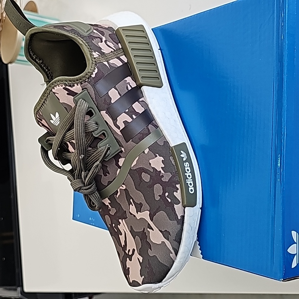 Adidas shoes sneakers unisex
